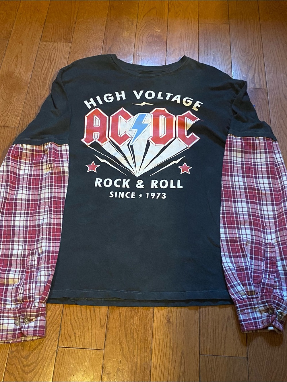Y2K AC/DC Black Graphic Tee with Red Plaid Sleeve Accents